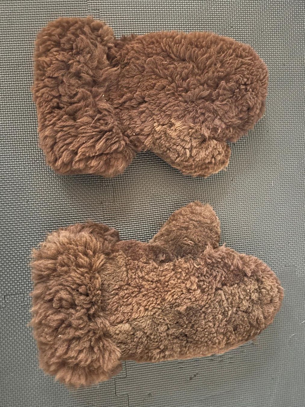 Guanti & manicotti: Alpaka hand made gloves in Peru – Usato da Täsch venduto da elgordo