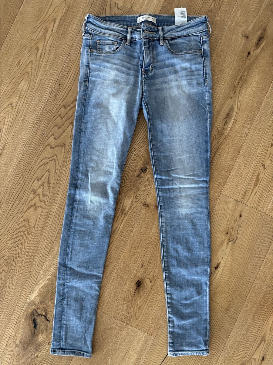Abercrombie Jeans: Abercrombie & Fitch Jeans – Usato da Buttisholz venduto da Melsan