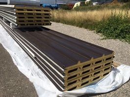 Dachpaneelen 30 mm RAL 8017, Länge 4.0 m / Preis 46.--pro m2