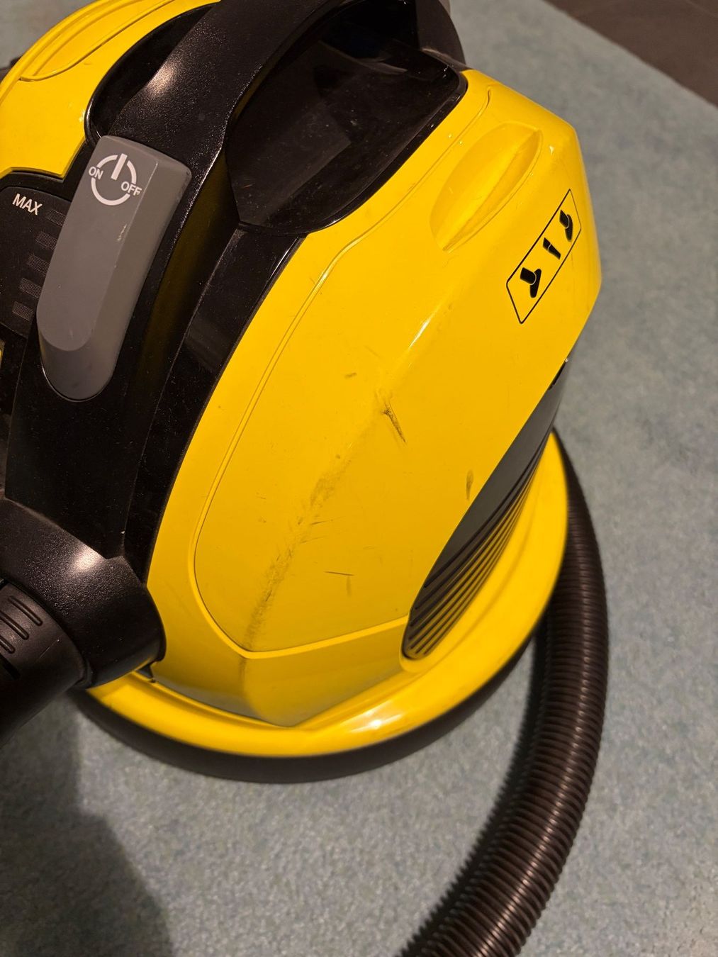 Staubsauger & Zubehör: Kärcher VC6 Premium CH-Version – Gebraucht aus Wilen b. Wollerau von ellaro 3