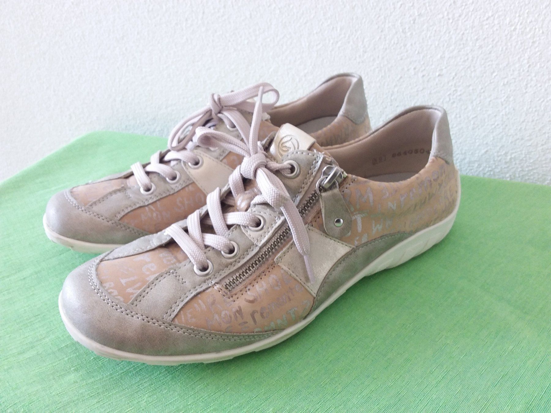 Scarpe da donna: WALDLÄUFER / REMONTE Sneakers, Gr 39 H – Usato da Uitikon Waldegg venduto da Risibisi7