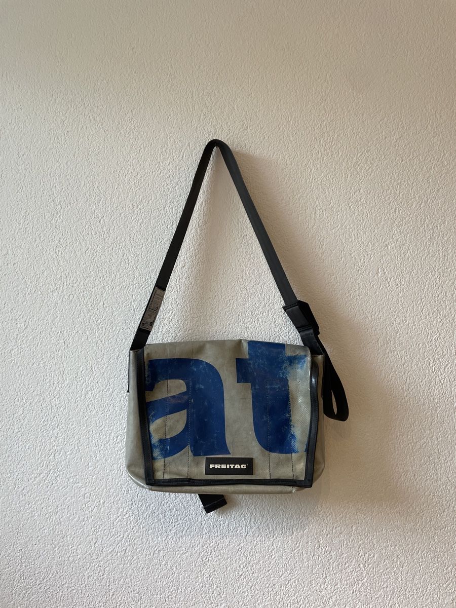 Freitag Borse: Freitag Umhänge Tasche – Usato da Uster venduto da emm_px8k