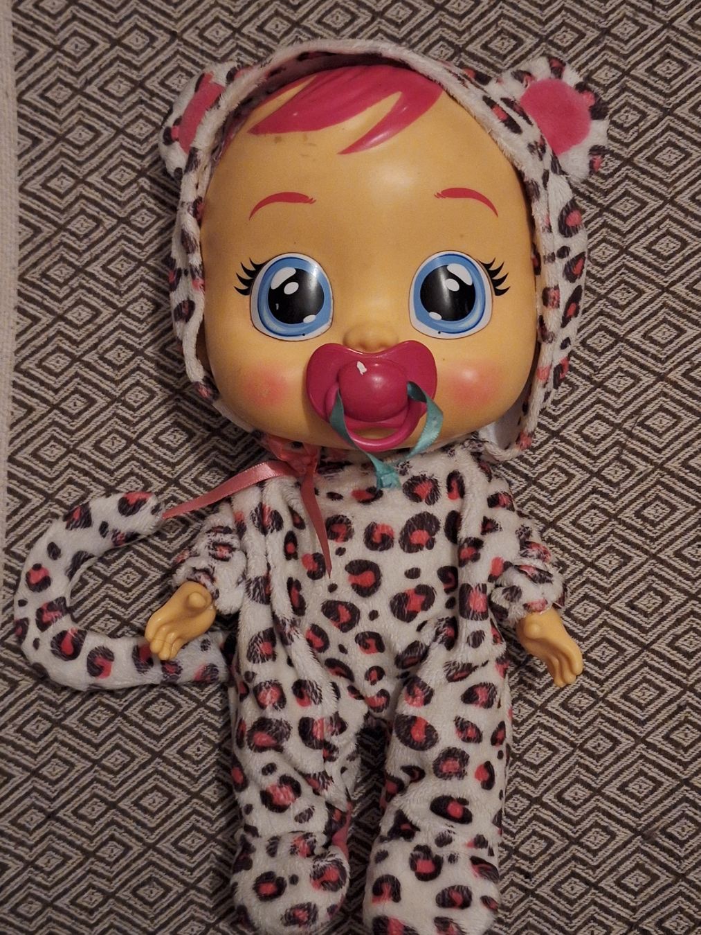 Giocattoli: Poupée Cry Babies Léopard, pour les petits câlins ! – Usato da Genève venduto da lis_hw8n 1