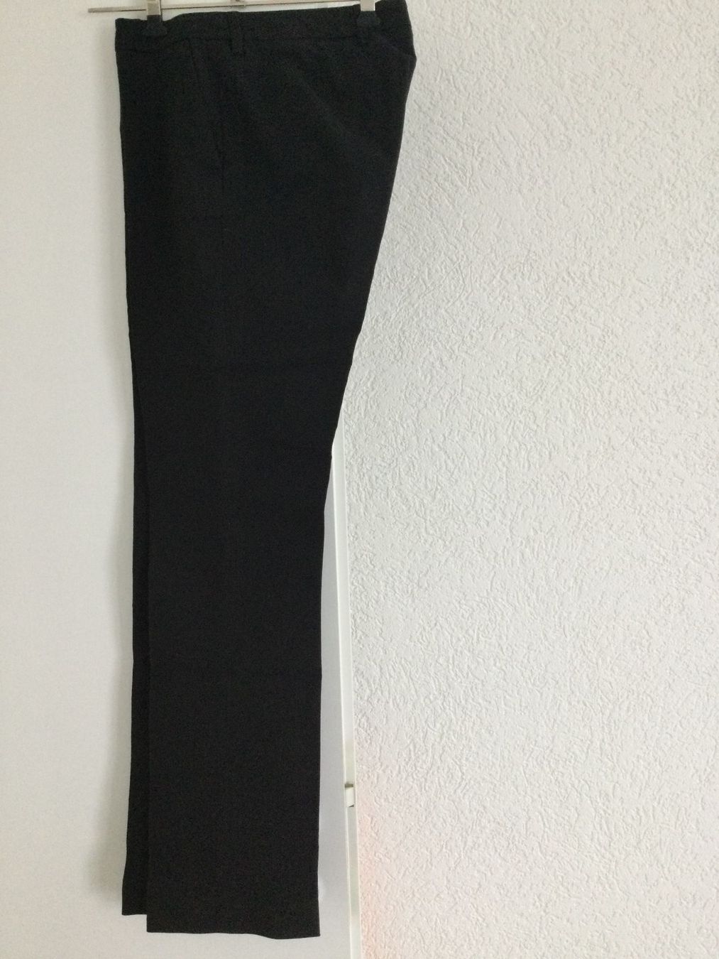 H&M Hosen: Schwarze Stoffhose von H&M, Grösse 36 – Gebraucht aus Baar von negombo 3