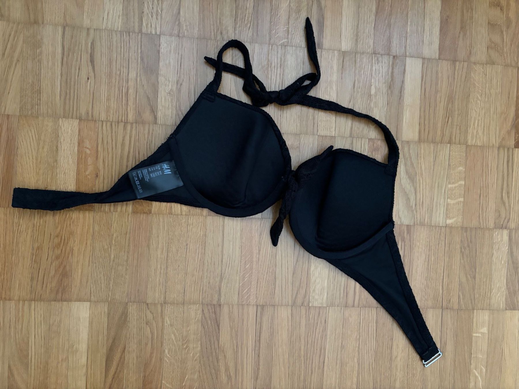 H&M Costumi da bagno & Bikini: Bikini Oberteil H&M Schwarz Grösse 80C – Usato da Winterthur venduto da Sunshine143 1