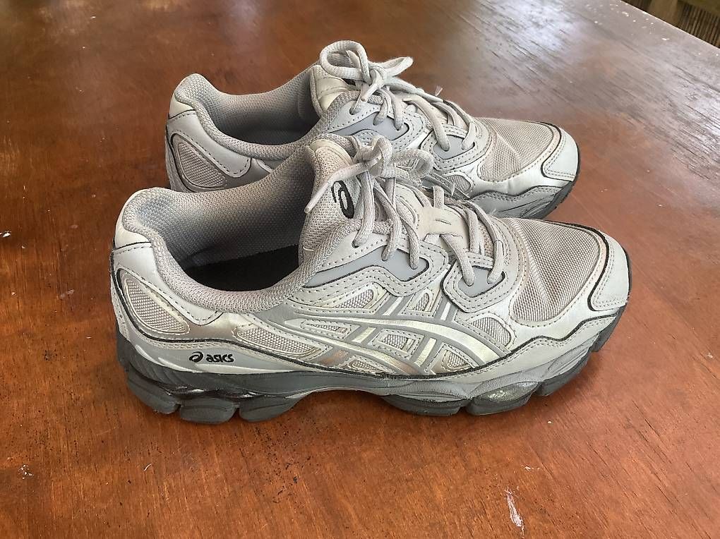 Scarpe da uomo: ASICS GEL-NYC Mid Grey / Sheet Rock Gr. 39 – Usato da Zuerich venduto da kuit 1