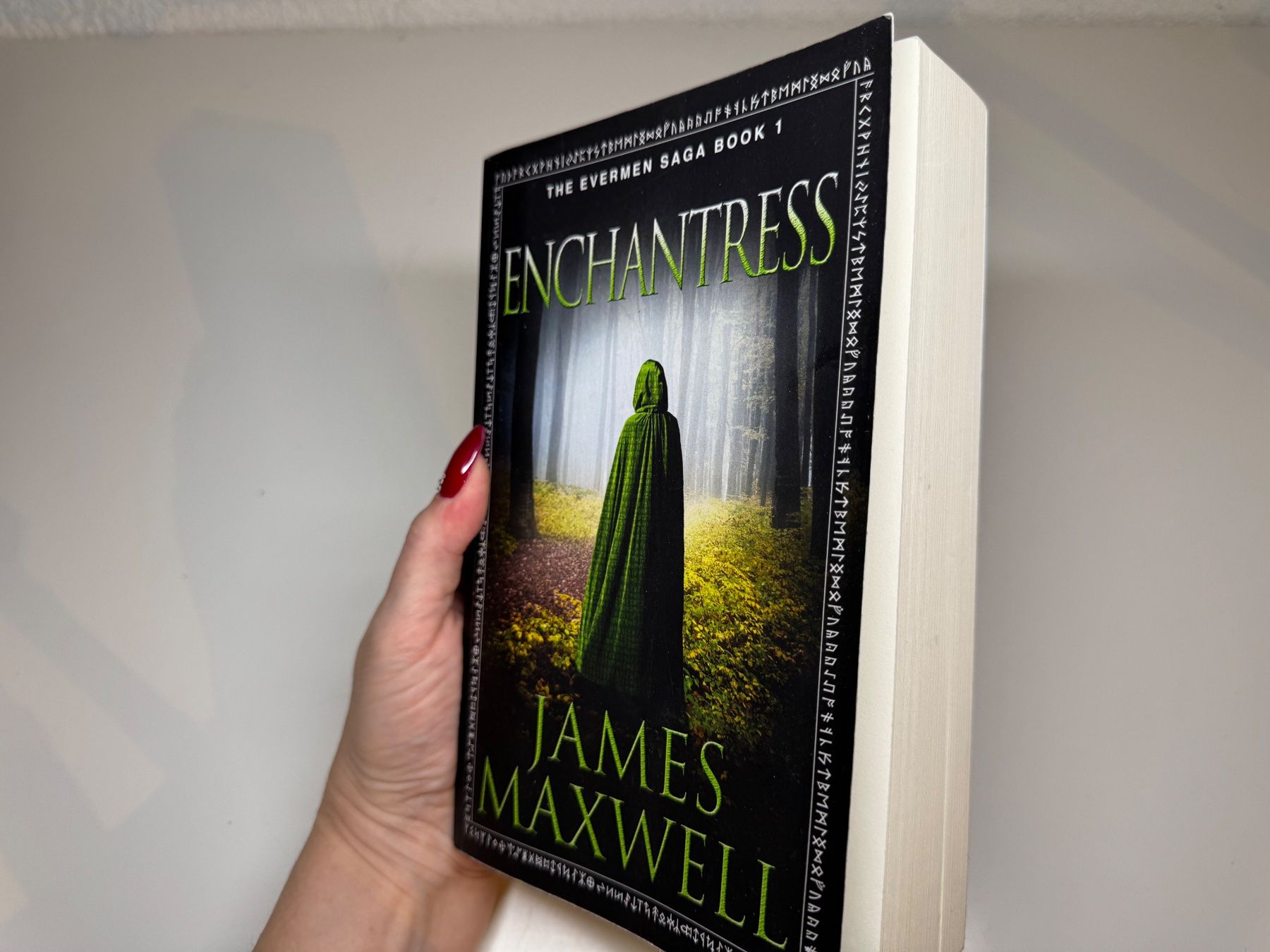 Libri: NOVEL: James Maxwell, Echantress – Usato da Grosswangen venduto da English_books 1