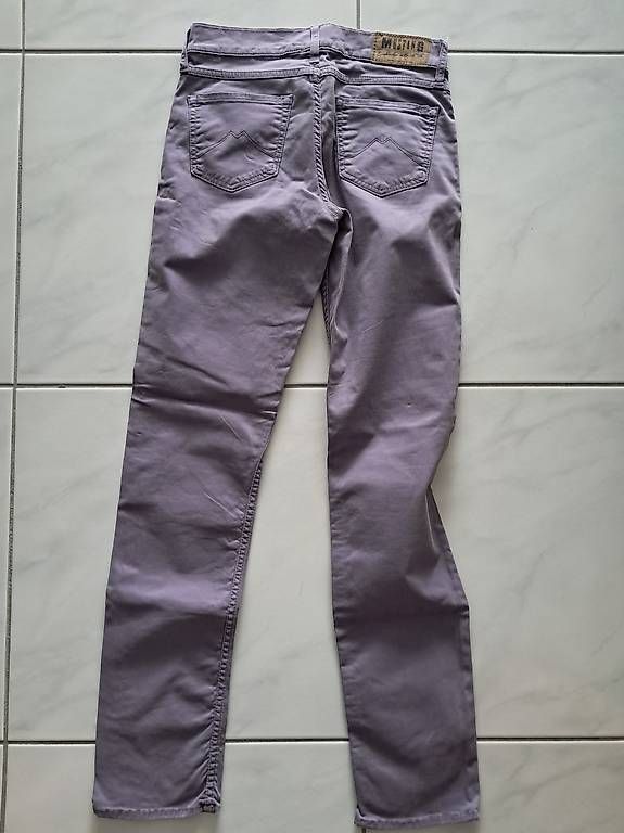 Hosen: Mustang Girls Jeans 27/32 – Gebraucht aus Belp von Verk976 1