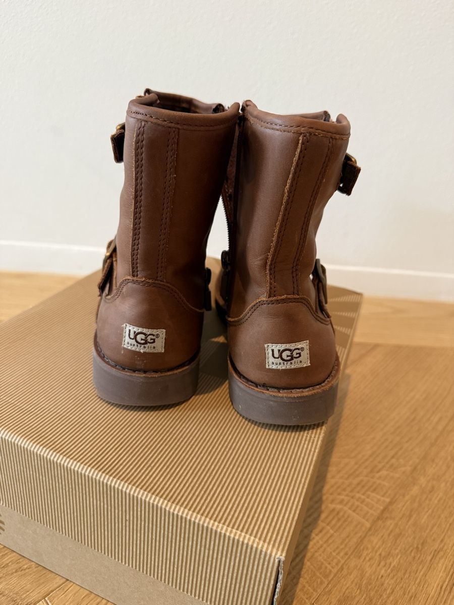 Ugg Scarpe per ragazzi: Neuwertige Kinderwinter UGG Boots Braun Gr. 32 – Usato da Hergiswil NW venduto da Labello01 4