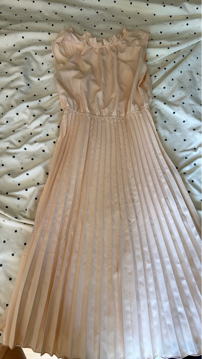 Kleiderpakete: Dress , pants, sweatshirt – Neu (gemäss Beschreibung) aus Meilen von tat_98kg