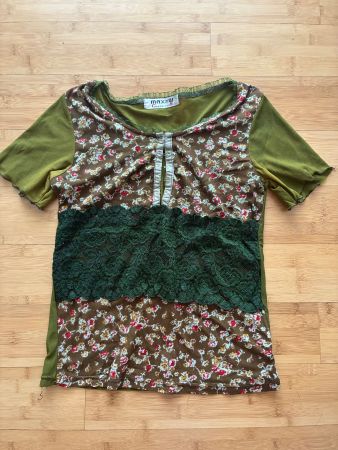 Damen Shirt Blumenmuster grün mit Hakenverschluss