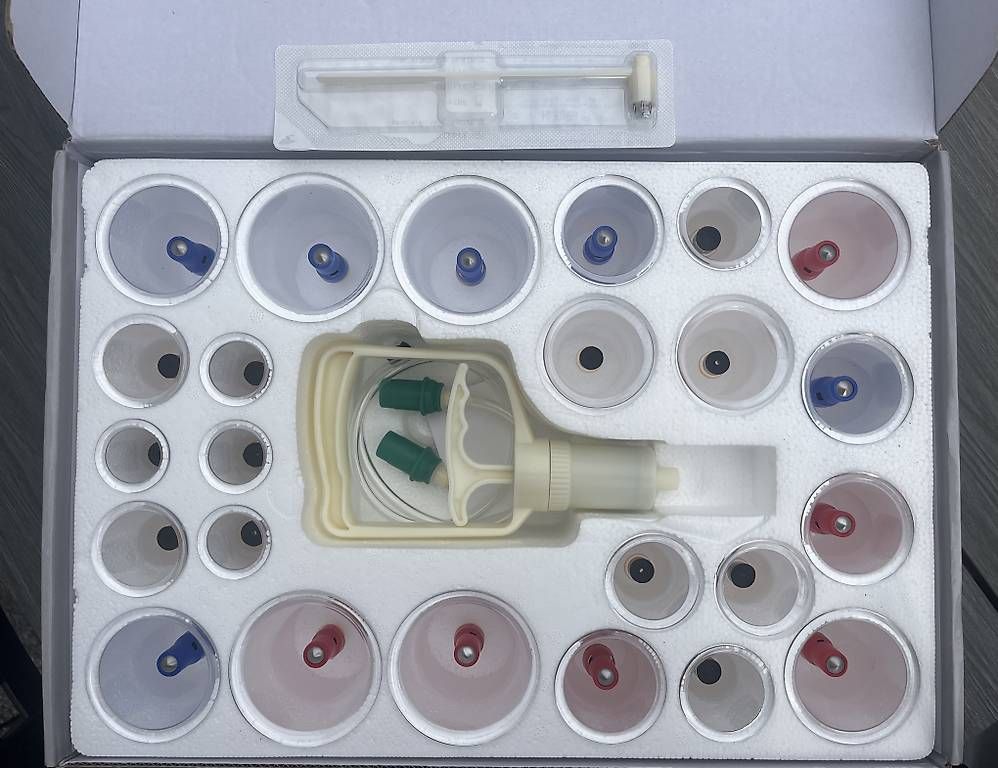 Massagegeräte: Schröpfglas-Set mit Vakuumpumpe – Gebraucht aus Lyss von Zwei_kind