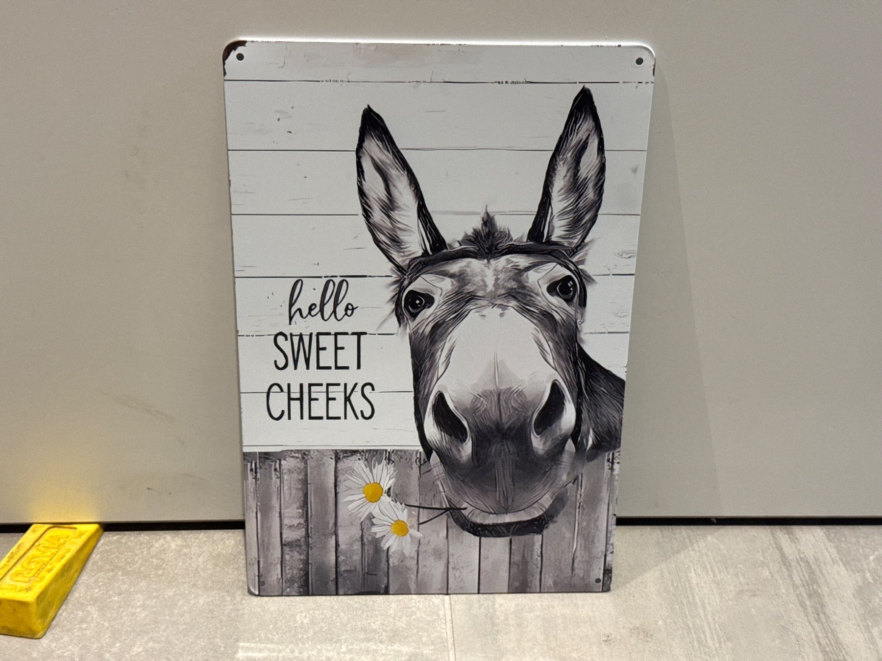 Ecriteaux: Hello SWEET CHEEKS / ANGEBOT METALL SCHILD – Neuf avec emballage d'origine à Seon par Aaargauer01 1