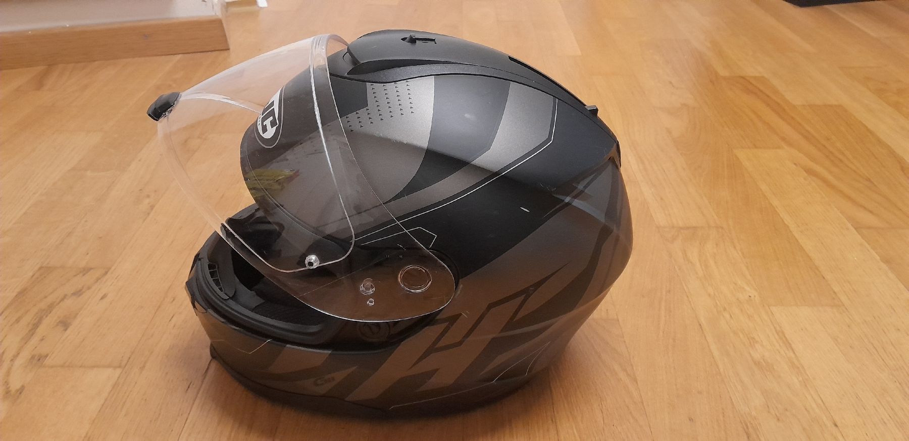 HJC Helme & Visiere: Motorradhelm – Gebraucht aus St. Gallen von bookworm142 1