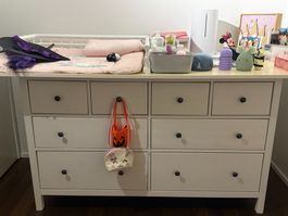 Hemnes Kommode + Spezial-Wickeltischplatte massgefertigt