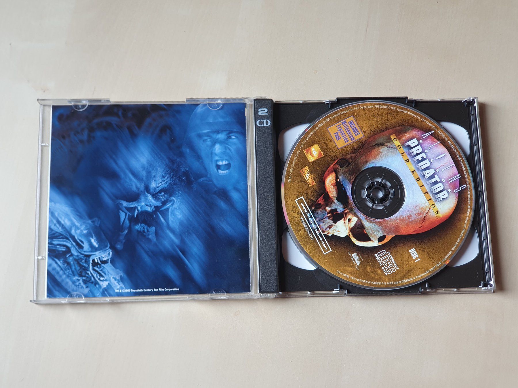 Spiele: Aliens vs Predator Gold Edition Win95/98 – Defekt aus Stansstad von  2