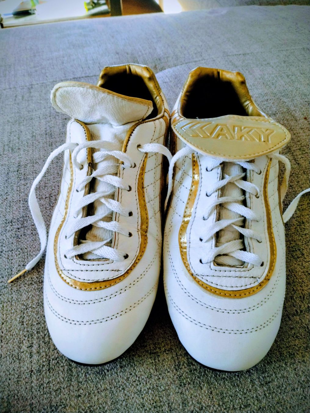 Scarpe da uomo: Chaussure de Foot taille 41 "Aky" – Usato da Lausanne venduto da Martinucci