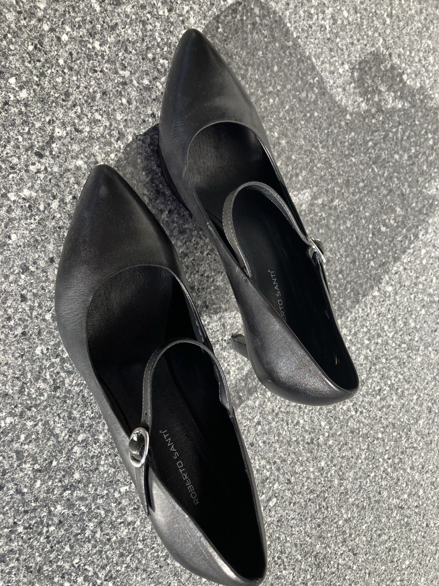 Chaussures femmes: Escarpin cuir – D'occasion à Arconciel par chance22 1