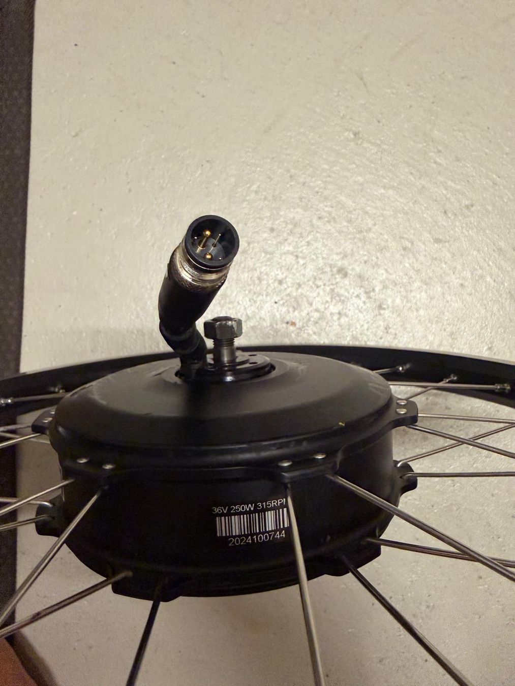 Pneus & Kompletträder: Brompton Electric Vorderrad (Front Wheel 16") – Gebraucht aus Aarau von viettrungnguyen 2