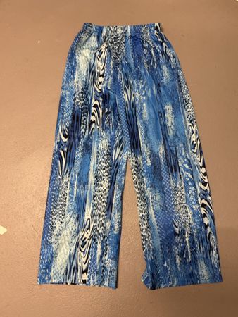 2 Sommerliche Culottes Hosen mit Mustern, Gr. M, neu