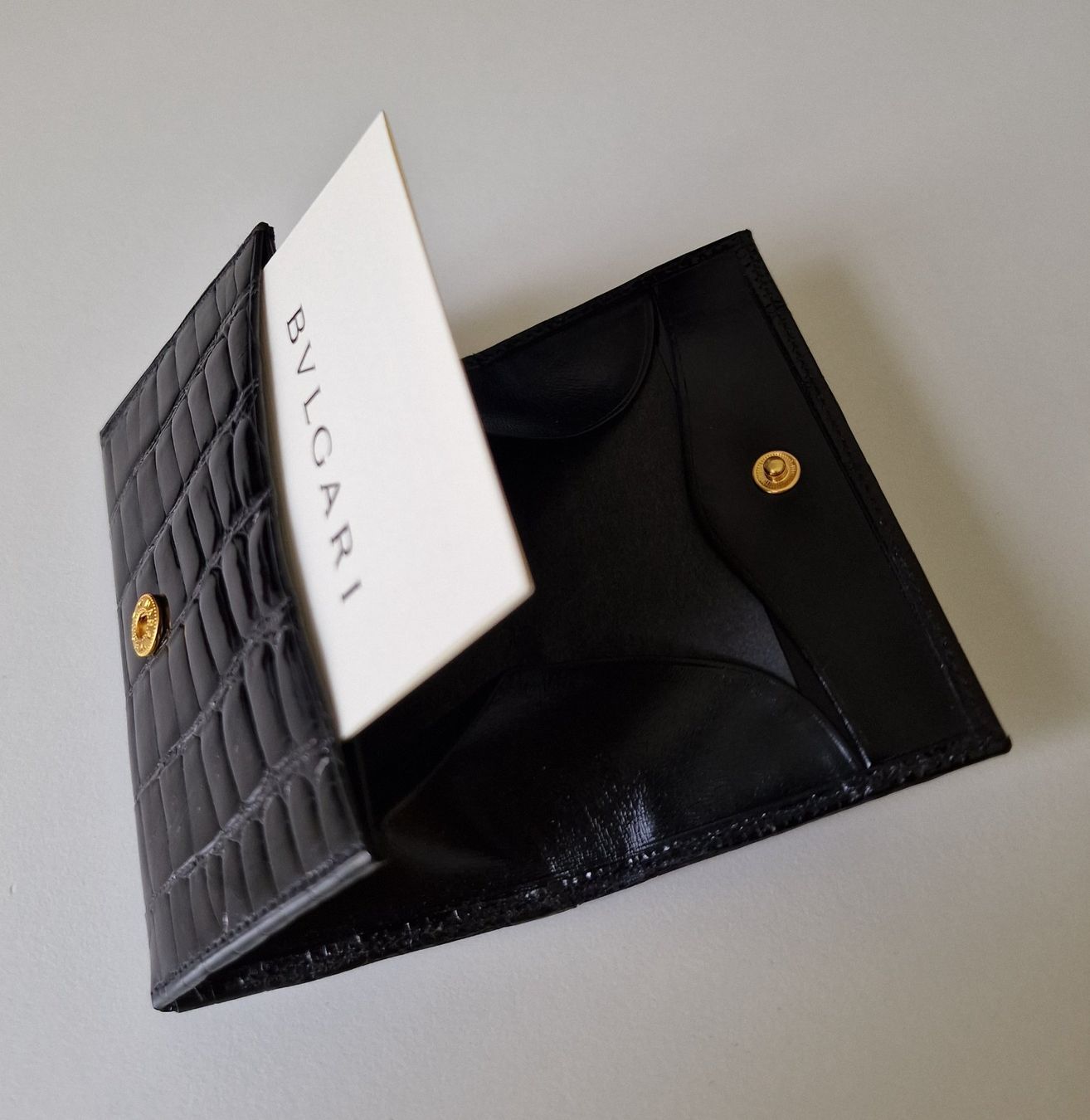 Bulgari Portamonete: Porte monnaie "Black croco Shiny" – Nuovo (secondo la descrizione) da Neuchâtel venduto da Looseboy 4