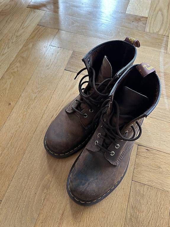 Scarpe da uomo: Doc Martens Boots braun Gr. 41 - neuwertig – Usato da Basel venduto da Sch_yst7