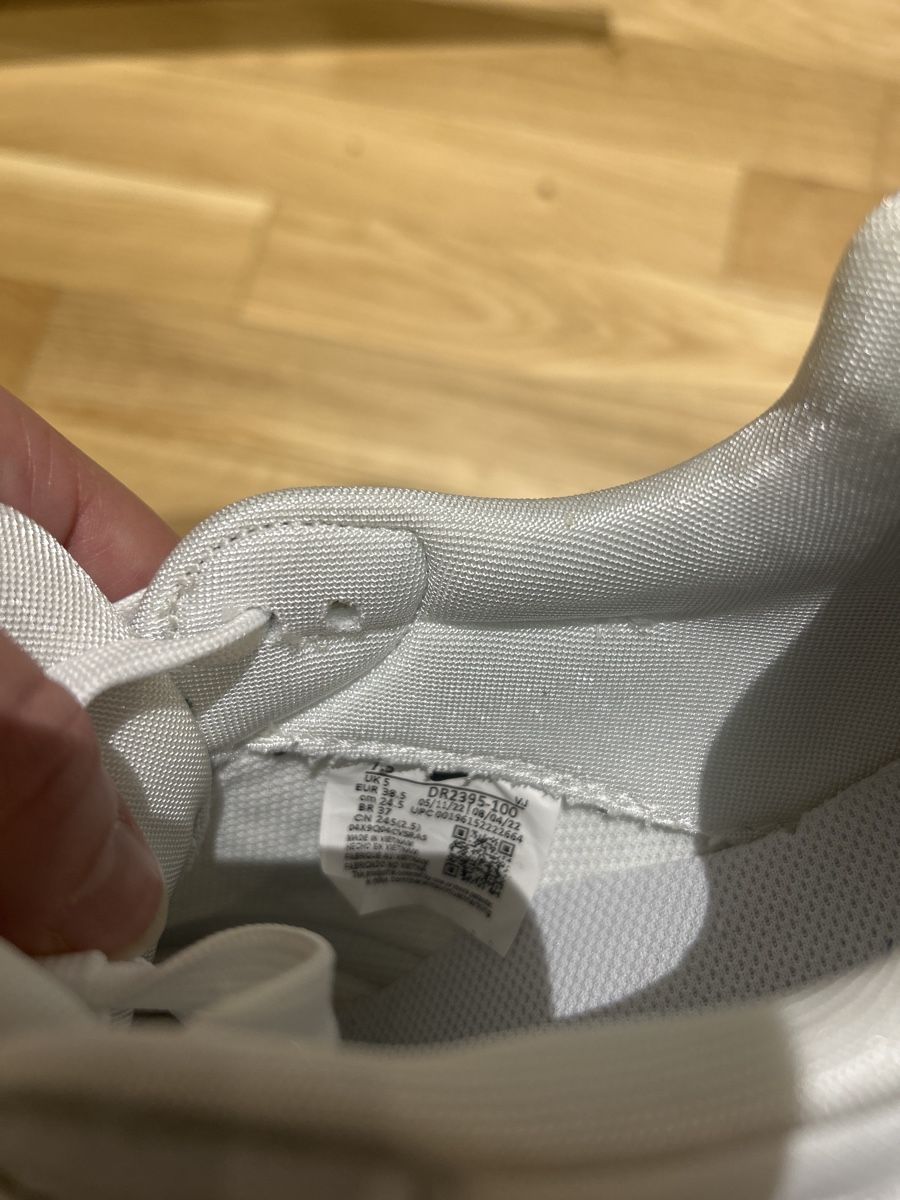 Scarpe da donna: Nike Air Dawn – Usato da Winterthur venduto da noe_55x7 1