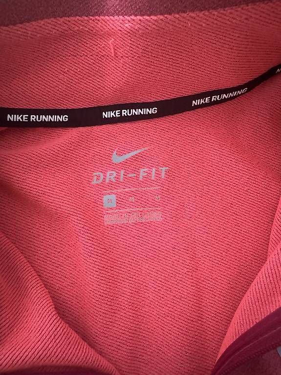 Nike T-shirt: Nike Laufshirt Longsleeve / Grösse M – Usato da Baar venduto da MY1993 1