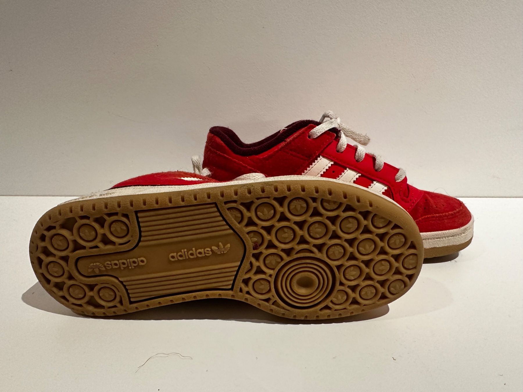 Adidas Chaussures hommes: Adidas Sneaker rot – D'occasion à Niederrohrdorf par Ufabo87 1
