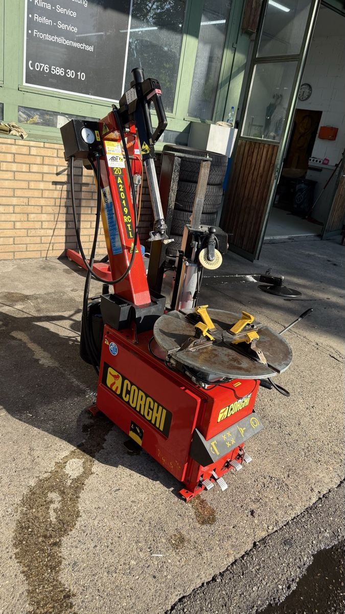 Corghi Tutte le macchine: Corghi 20A 2019RC Pneu-Maschine – Usato da kottwil venduto da kolino
