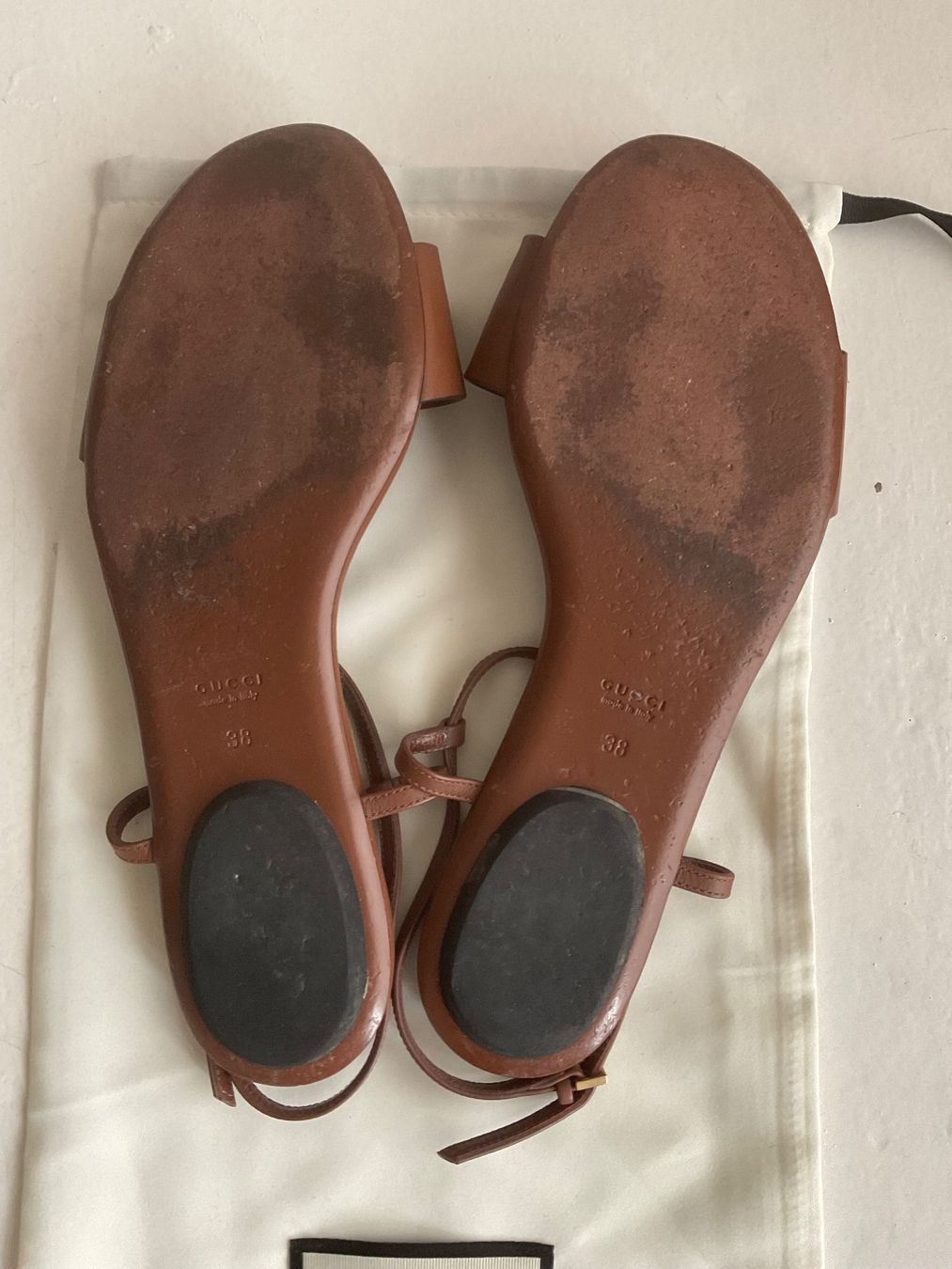 Gucci Damenschuhe: Gucci Sandalen Riemchen braun Monogramm Grösse 38 – Gebraucht aus Zürich von ves_w6wl 1