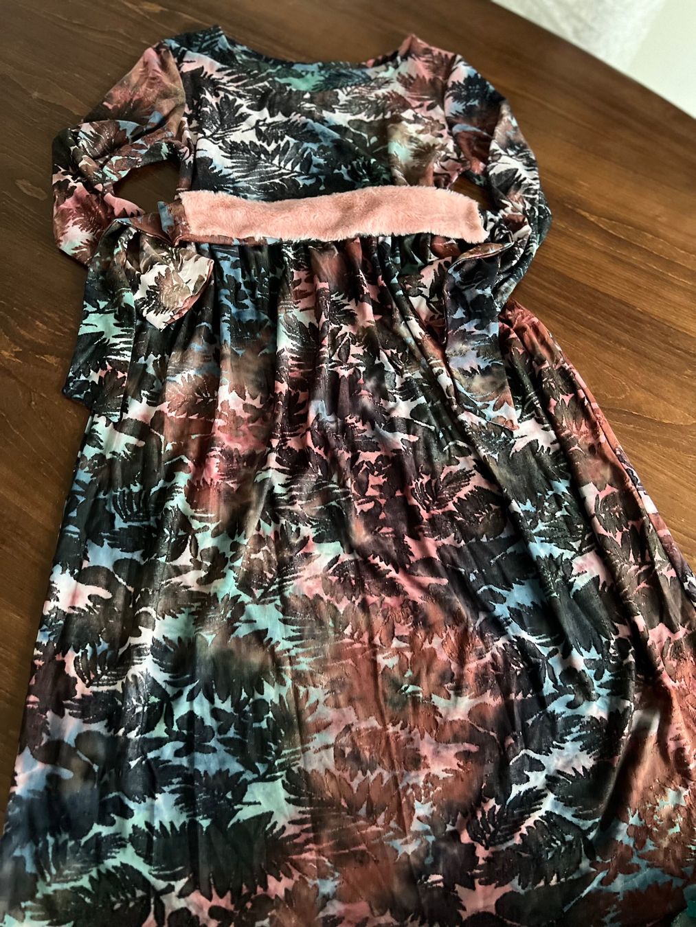 Vestiti: Winterliches Maxikleid mit Blumenmuster, Gr. 40/42 – Usato da Ebmatingen venduto da Mistelu 1