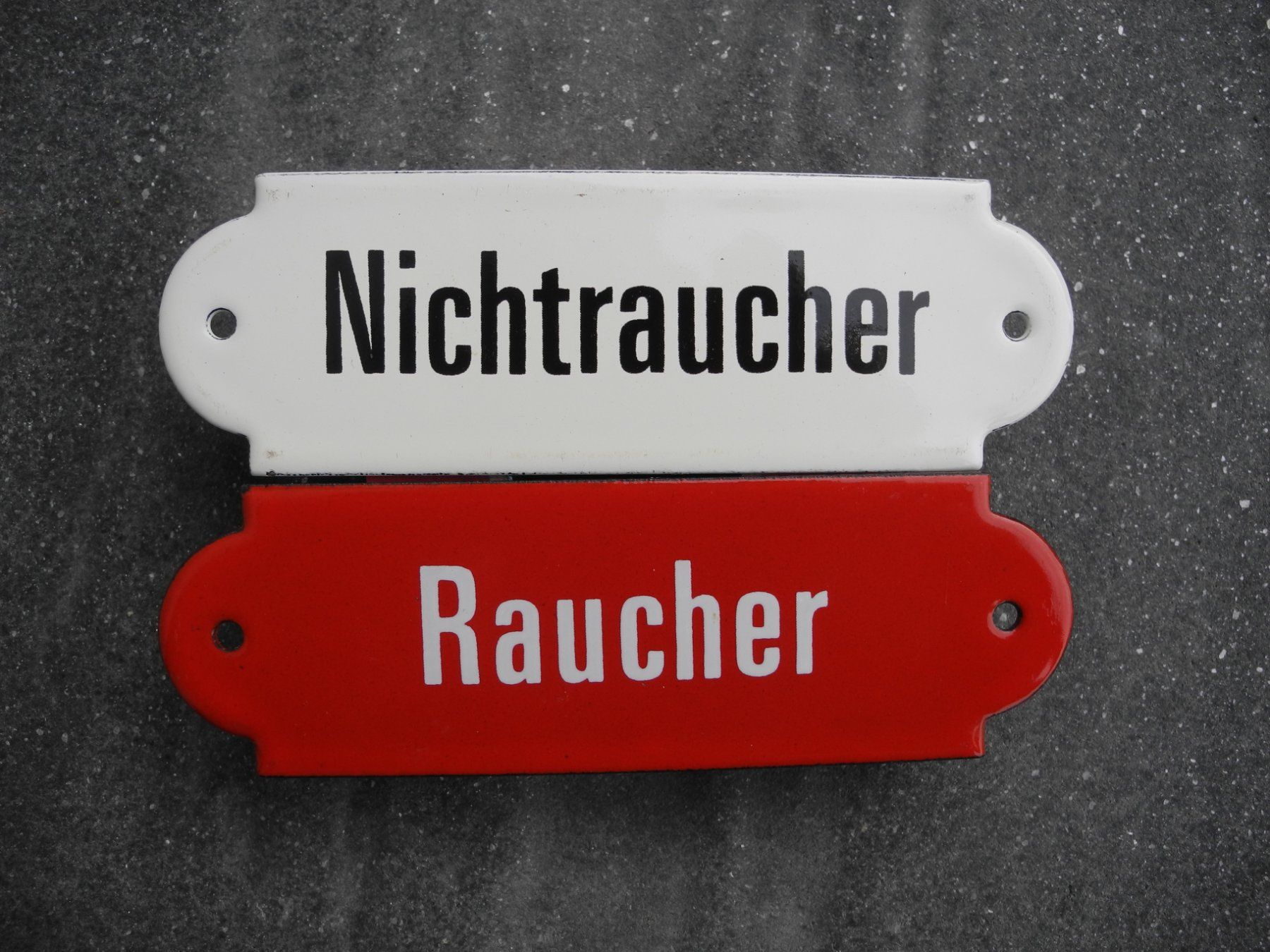 Ecriteaux: 2 EMAILSCHILDER – D'occasion à Reinach AG par Huckleberrysix
