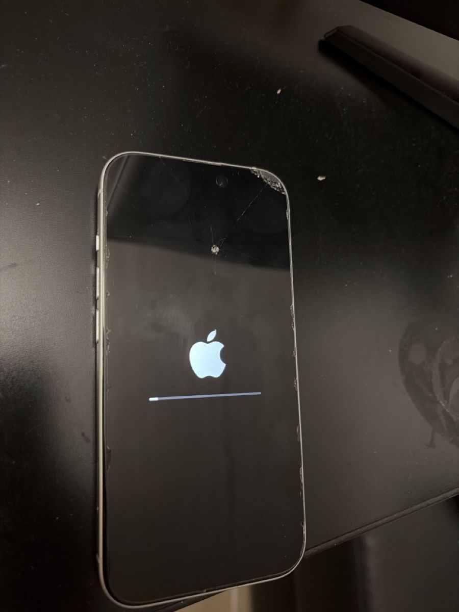 Apple Handys / Smartphones: iPhone 15 128gb 89% Batterie leistung – Gebraucht aus Wetzikon ZH von leo_w8cm 1