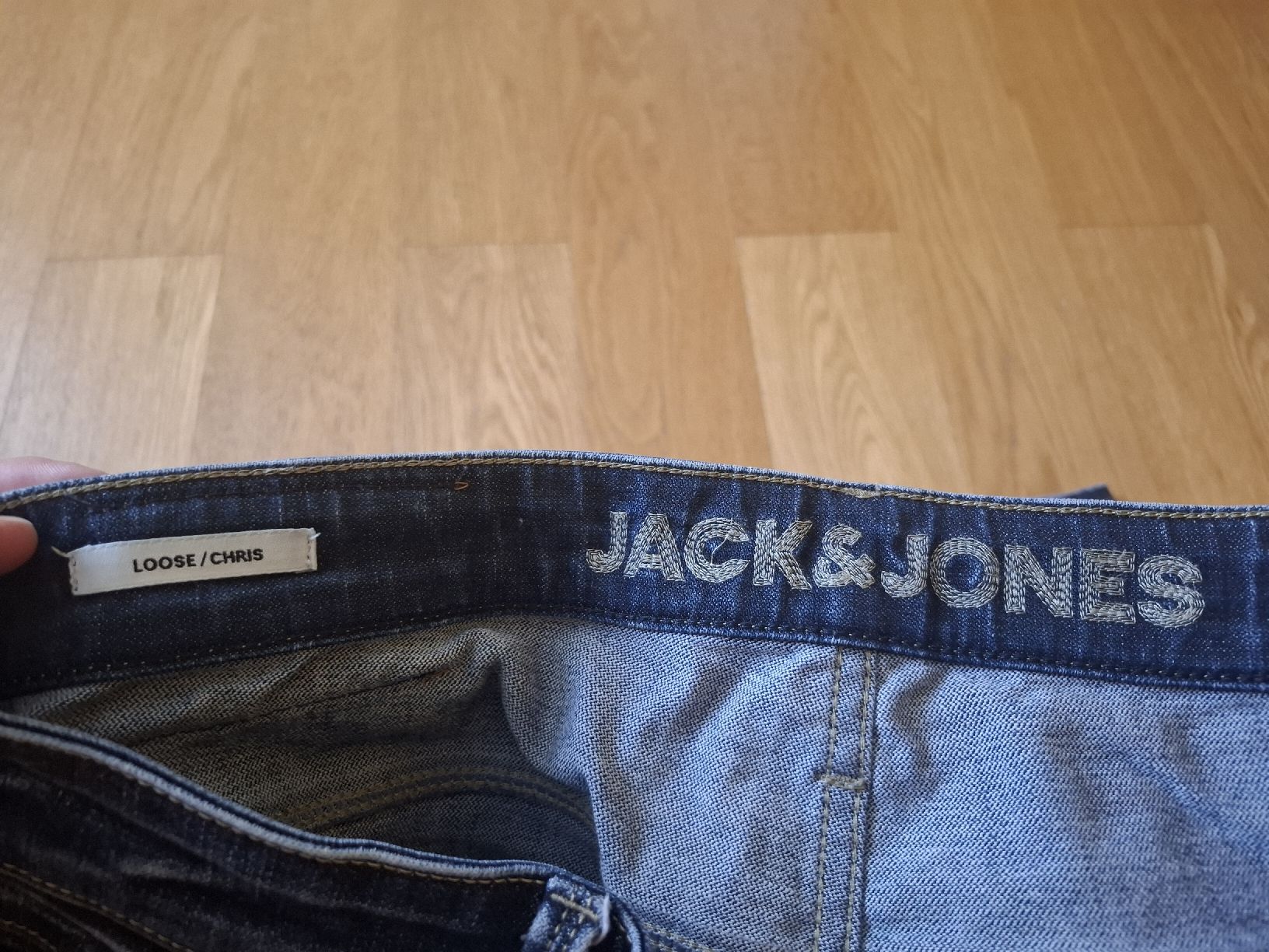 Jack & Jones Jeans: Jack and Jones Loose fit dunkle Jeans – Gebraucht aus Bottmingen von Huschen 3