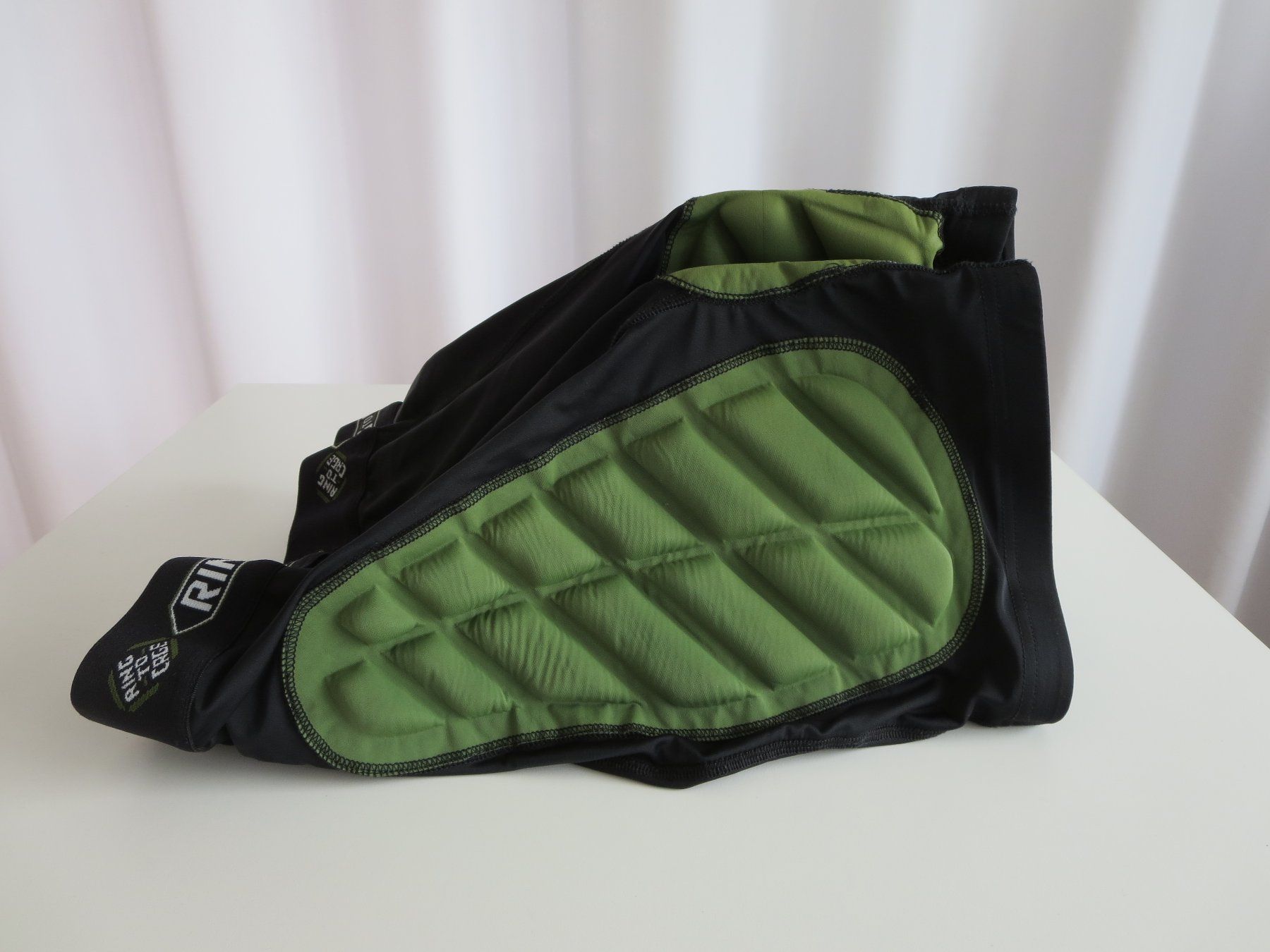 Hosen: Combat Padded Compression Short von RING TO CAGE , neu – Neu (gemäss Beschreibung) aus Zürich von Lacoste06 4