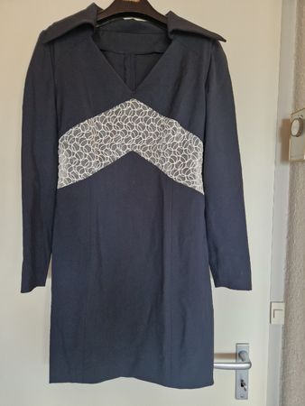 Robe vintage bleu foncé dentelle taille 34 👗😊
