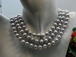 Sehr langes Perlen Collier