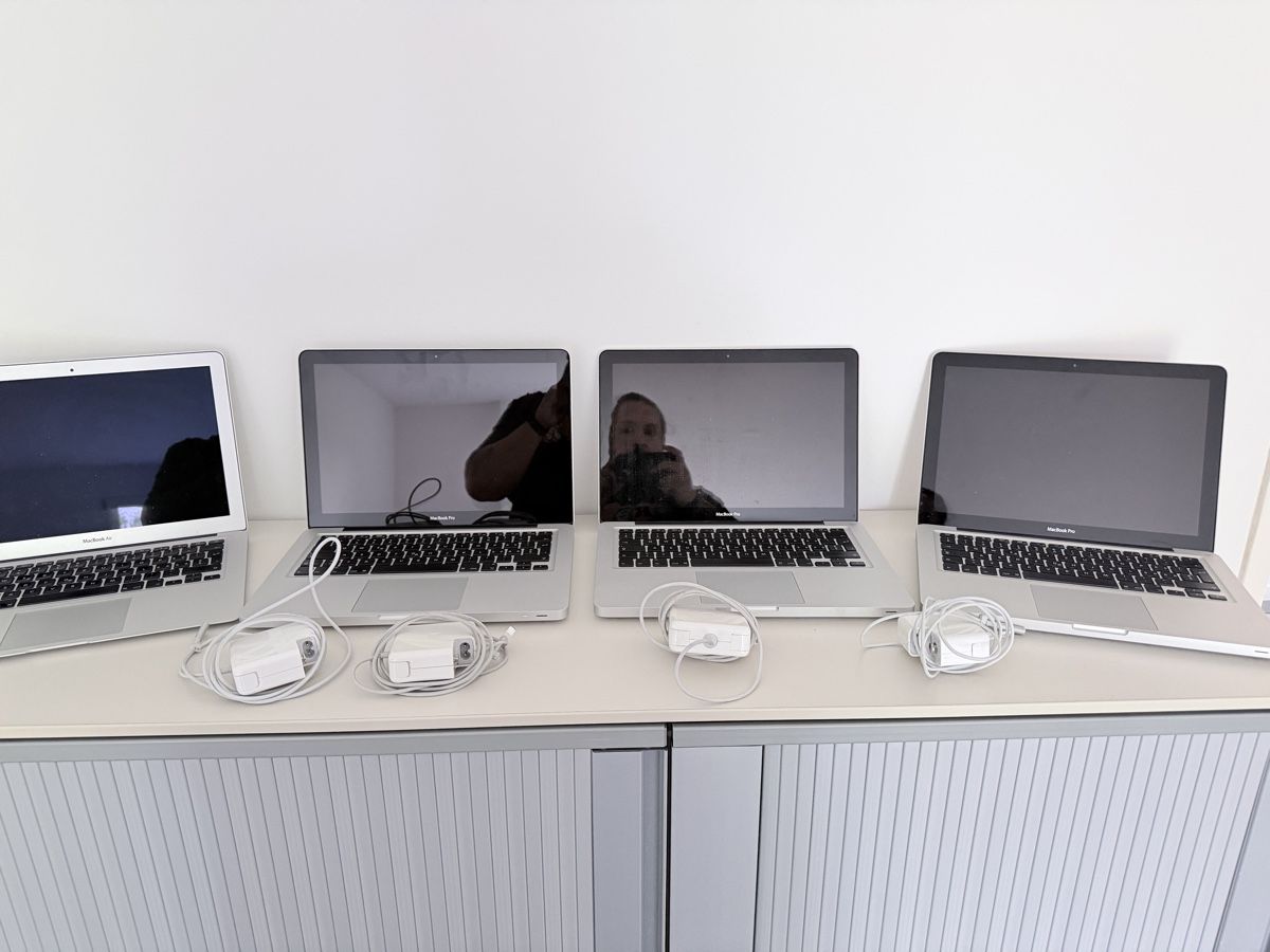 Apple Notebooks: 4 Apple MacBooks inkl. Netzteile – Gebraucht aus Kloten von Zivki91