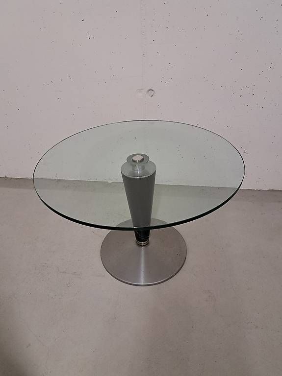 Tische: Runder Couchtisch mit Glasplatte – Gebraucht aus Sarnen von ramona488 1