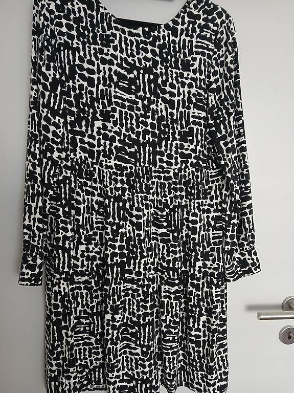 Vestiti: Kleid Street one – Usato da Flawil venduto da August023