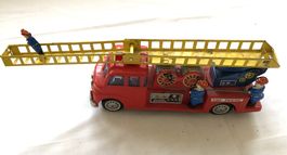 Altes Feuerwehrauto aus den 50er Jahren (Blech/Kunststoff)
