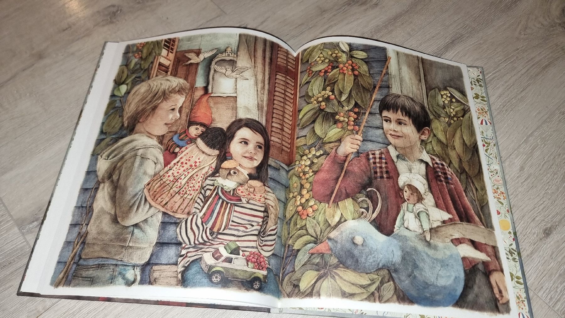 Libri: Das Theater von Nebenan - Neu wunderschöne Bilder  – Nuovo (secondo la descrizione) da Wigoltingen venduto da Zuckerfee84 1