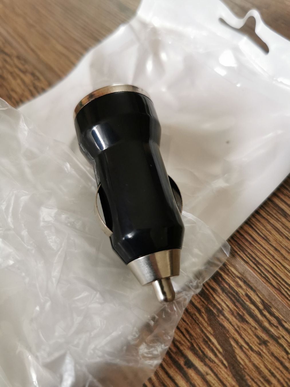 Unità & Adattatore: Praktischer Auto USB Adapter - USB-KFZ-Adapter – Nuovo e nell'imballaggio originale da Gossau ZH venduto da GDE19 1