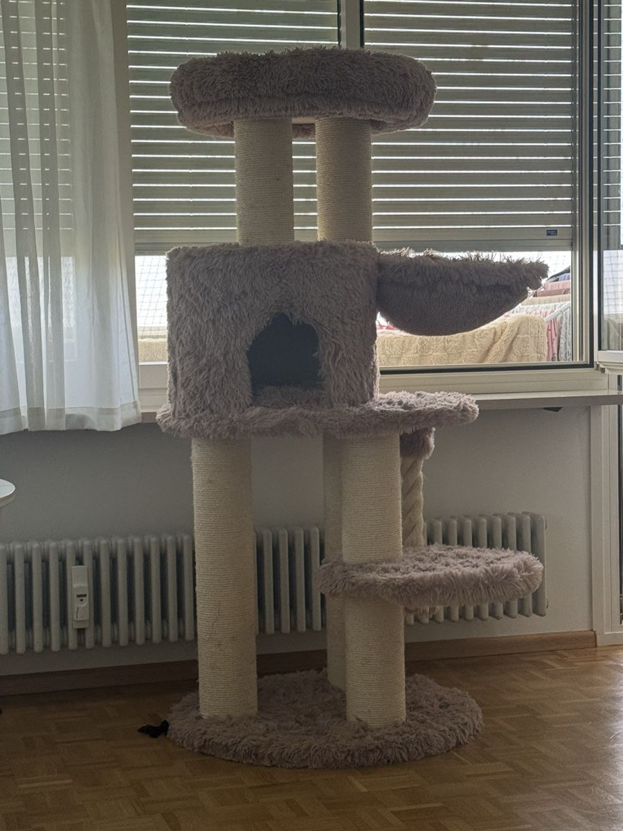 Arbres à chats: Kratzbaum Rosa Beige – D'occasion à Frenkendorf par lop_sq9f