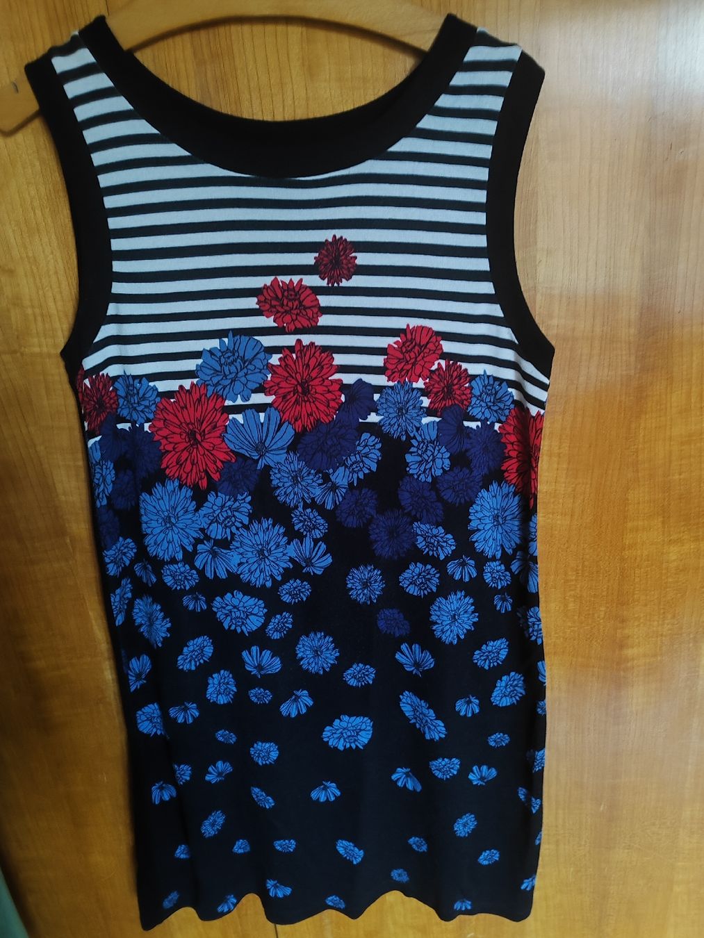Kleider: sommerkleid Schwarz mit Blumenmuster vorne  – Gebraucht aus Madiswil von marmotte63 7