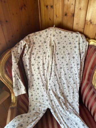 Kuscheliger Sternen-Pyjama Overall Gr. Lfür kalte Tage