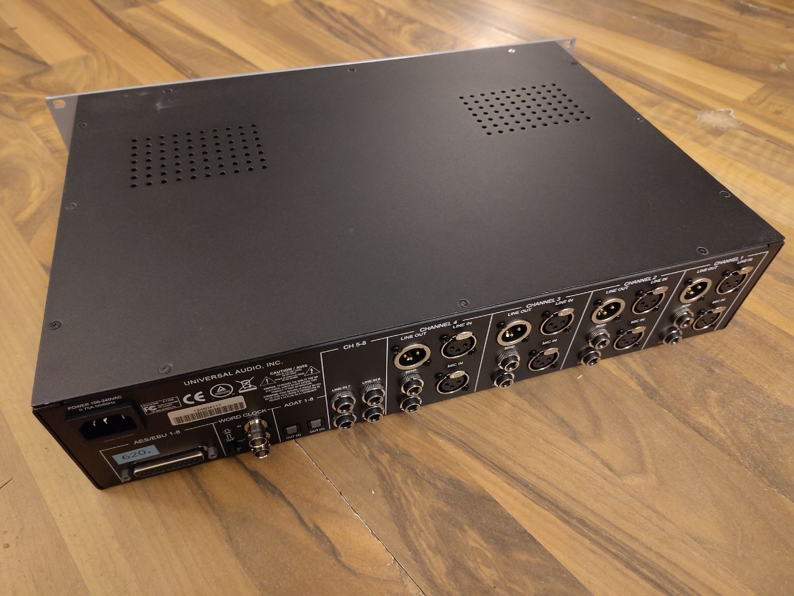Amplificatori: Universal Audio 4-710d Mikrofonvorverstärker – Usato da Basel venduto da Loggae1 5