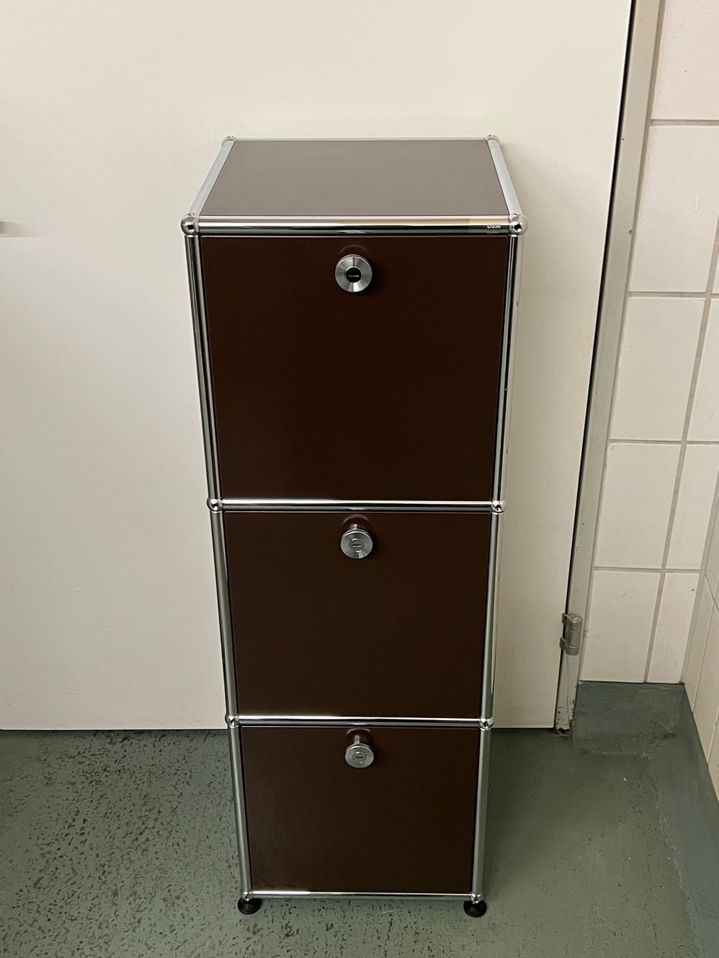 USM Cassettiere: USM Haller Sideboard Braun in Top Zustand – Usato da Dietikon venduto da Kumar_Occasionen 1