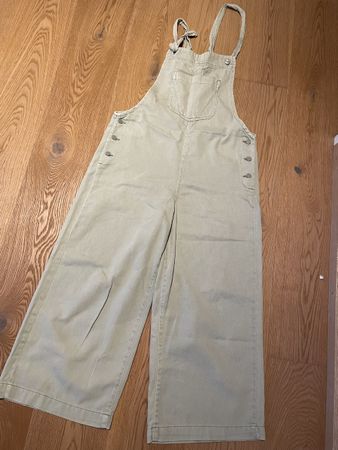 coole weite Latzhose hellgrün